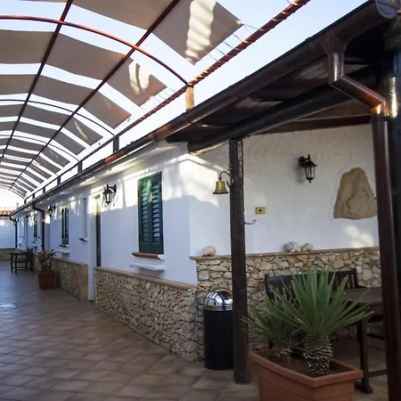 Costa House 兰佩杜萨