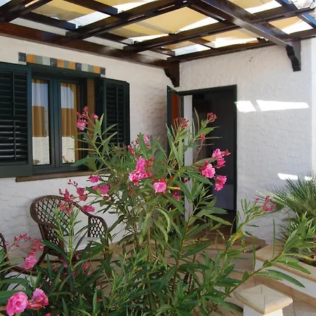 Costa House Farm stay *