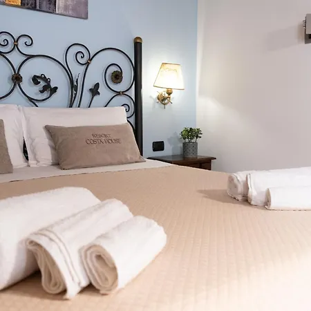 Costa House Farm stay *